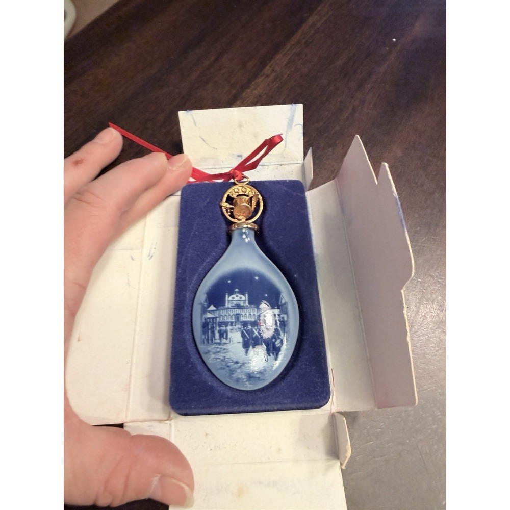 Bing & Grondahl Copenhagen porcelain Christmas Drop Ornament 1990